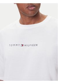 TOMMY HILFIGER - Tommy Hilfiger T-Shirt UM0UM03685 Biały Regular Fit. Kolor: biały. Materiał: bawełna #5