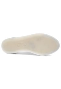 Białe Sneakersy Armodo Wygodne Sznurowane Obuwie Damskie. Okazja: na co dzień. Zapięcie: sznurówki. Kolor: biały. Materiał: skóra. Wzór: aplikacja #6
