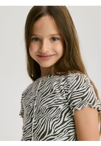 Reserved - Bluzka w zwierzęcy wzór - wielobarwny. Materiał: dzianina. Wzór: motyw zwierzęcy #1