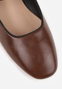 Renee - Jasnobrązowe Balerinki Vices z Wkładką ze Skóry Naturalnej Ozdobione Paskiem Patantie. Okazja: na co dzień, na randkę. Zapięcie: pasek. Kolor: brązowy. Materiał: skóra. Wzór: aplikacja. Styl: casual, elegancki, klasyczny #8
