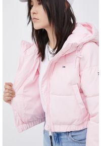 Tommy Jeans Kurtka damska kolor różowy zimowa. Okazja: na co dzień. Kolor: różowy. Materiał: puch. Sezon: zima. Styl: casual #7