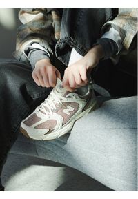 New Balance Sneakersy U530SUA Beżowy. Kolor: beżowy. Materiał: zamsz, skóra