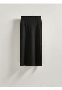 Reserved - Dopasowana spódnica midi - czarny. Kolor: czarny. Materiał: dzianina. Wzór: gładki