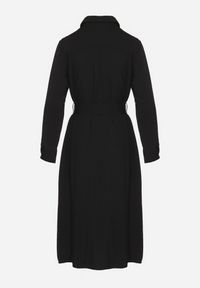 Born2be - Czarna Koszulowa Sukienka Rozkloszowana Ozdobiona Kieszeniami z Klapami i Paskiem Rinnella. Kolor: czarny. Wzór: aplikacja. Typ sukienki: koszulowe. Styl: klasyczny #6