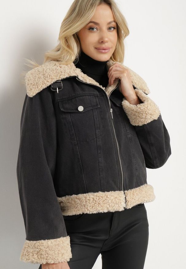 Born2be - Ciemnoszara Kurtka Jeansowa z Bawełną i Futerkiem w Stylu Baranka Sallona. Okazja: na co dzień. Kolor: szary. Materiał: bawełna, jeans, futro. Sezon: wiosna, jesień. Styl: wizytowy, casual, retro, elegancki