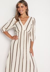 Born2be - Beżowa Taliowana Sukienka z Bawełny z Motywem Pasków Rivettes. Okazja: do pracy, na co dzień. Typ kołnierza: dekolt w kształcie V. Kolor: beżowy. Materiał: bawełna. Wzór: aplikacja. Typ sukienki: proste. Styl: klasyczny, casual, elegancki #2