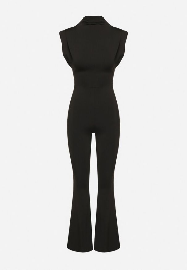Born2be - Czarny Kombinezon z Nogawkami Flare i Podkreślonymi Ramionami Milenirea. Okazja: na co dzień. Kolor: czarny. Materiał: jeans. Styl: casual, klasyczny