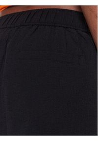 Calvin Klein Jeans Szorty materiałowe J20J220687 Czarny Regular Fit. Kolor: czarny. Materiał: bawełna #5