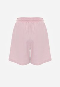 Born2be - Różowe Bawełniane Szorty Dresowe w Drobne Paseczki Wiązane na Sznurki Loregune. Okazja: do domu, na co dzień. Kolor: różowy. Materiał: bawełna, dresówka. Długość: krótkie. Wzór: gładki. Styl: elegancki, klasyczny, casual #8