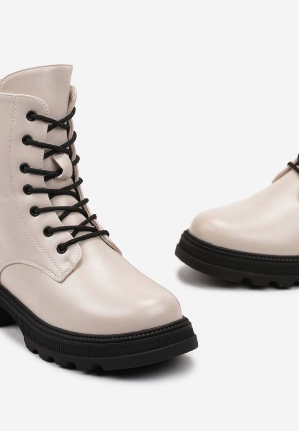 Born2be - Beżowe Sznurowane Botki w Stylu Workerów na Płaskiej Podeszwie Jolife. Okazja: na co dzień. Kolor: beżowy. Materiał: jeans. Styl: casual, klasyczny