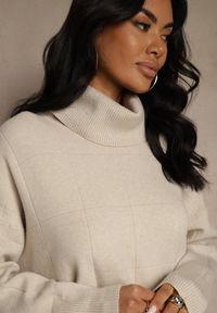 Renee - Beżowy Casualowy Golf Tusara. Okazja: na co dzień. Typ kołnierza: golf. Kolor: beżowy. Materiał: jeans. Styl: casual #2