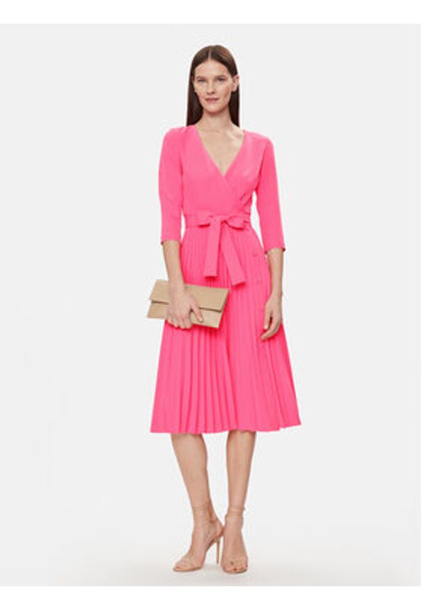 Nissa Sukienka koktajlowa RZ14832 Różowy Regular Fit. Kolor: różowy. Materiał: syntetyk. Styl: wizytowy