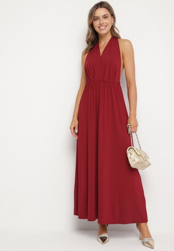 Born2be - Bordowa Koktajlowa Sukienka Multiway z Wiskozą i Wiązaniem na Szyi Lilazza. Okazja: na imprezę. Typ kołnierza: dekolt w kształcie V. Kolor: czerwony. Materiał: wiskoza. Typ sukienki: rozkloszowane. Styl: wizytowy
