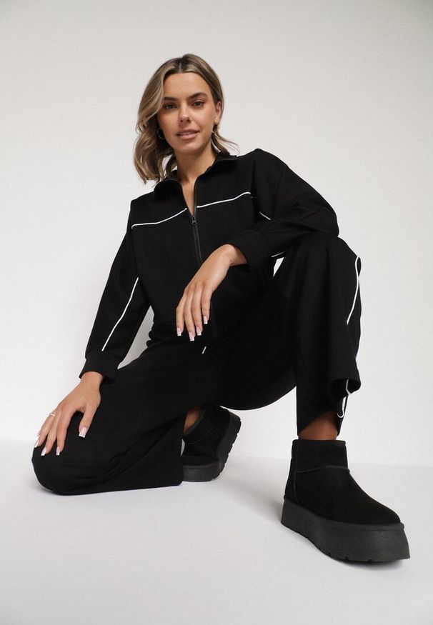 Born2be - Czarny Retro Komplet Dresowy z Wiskozą Szerokie Spodnie i Bluza ze Stójką Sewelda. Kolor: czarny. Materiał: wiskoza, dresówka. Sport: turystyka piesza