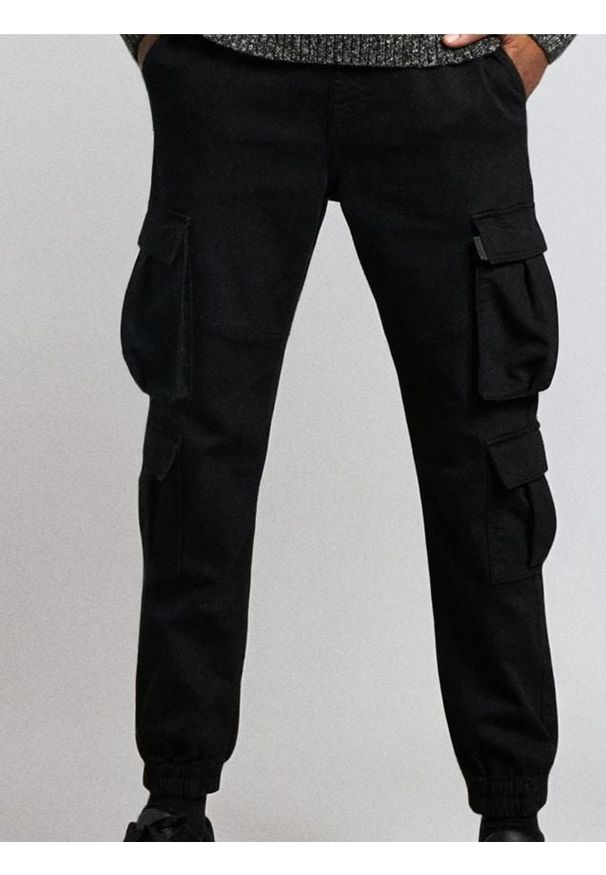 Sinsay - Jeansy cargo - czarny. Kolor: czarny