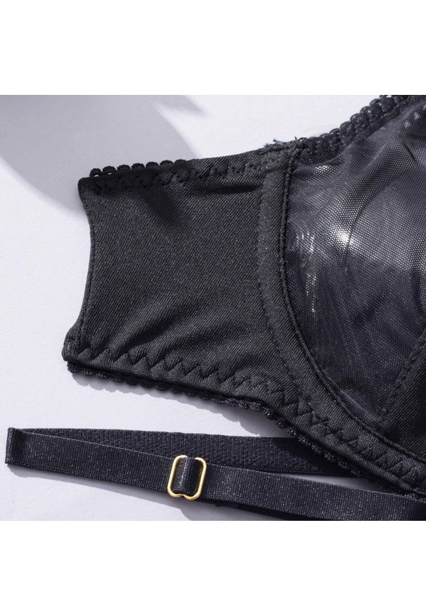 Intica - Stanik z fiszbinami i regulowanymi ramiączkami w eleganckim stylu Maricruz. Kolor: biały. Materiał: materiał