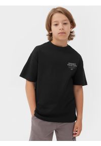 4F JUNIOR - T-shirt z nadrukiem chłopięcy. Kolor: czarny. Materiał: bawełna. Wzór: nadruk #1