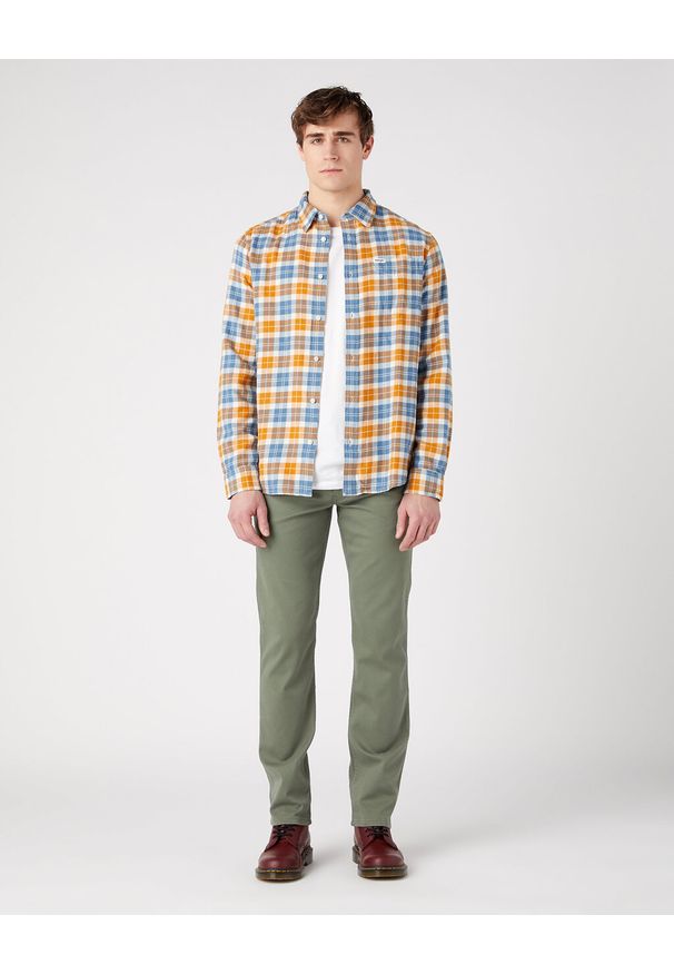 Wrangler - WRANGLER 1 POCKET SHIRT MĘSKA KOSZULA Z DŁUGIM RĘKAWEM W KRATĘ KRATA CAPTAINS BLUE W5A2B384Z. Długość rękawa: długi rękaw. Długość: długie