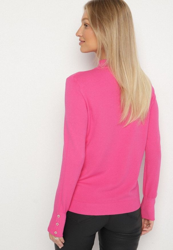 Born2be - Fuksjowy Dopasowany Golf z Aplikacjami przy Dekolcie i Rękawach Unella. Typ kołnierza: golf. Kolor: różowy. Materiał: jeans. Wzór: aplikacja. Styl: elegancki