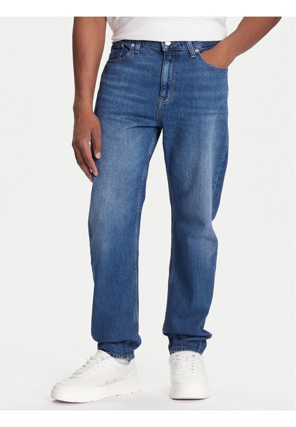 Tommy Jeans Jeansy DM0DM20191 Niebieski Regular Fit. Kolor: niebieski