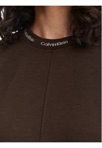 Calvin Klein Jeans Sukienka codzienna LV047G251G Brązowy ciemny Boxy Fit. Okazja: na co dzień. Kolor: brązowy. Materiał: syntetyk. Typ sukienki: proste. Styl: casual #2