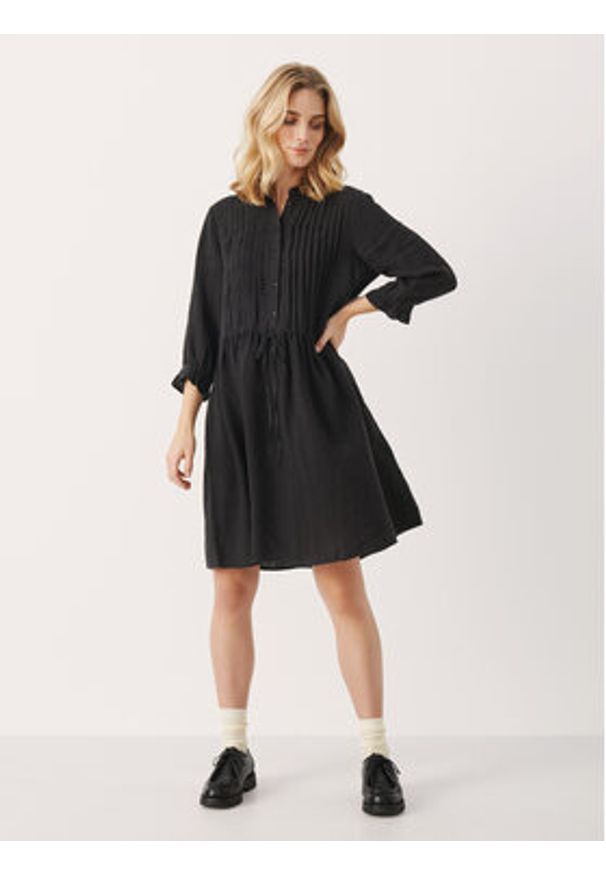 Part Two Sukienka codzienna Sallie 30307751 Czarny Regular Fit. Okazja: na co dzień. Kolor: czarny. Materiał: len. Typ sukienki: proste. Styl: casual