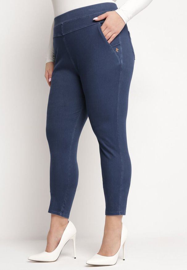 Born2be - Granatowe Spodnie Jegginsy z Gumką w Talii Elasande. Kolekcja: plus size. Kolor: niebieski. Materiał: jeans