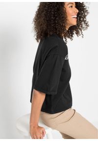 Krótki shirt oversize bonprix czarno-biały z nadrukiem. Kolor: czarny. Długość: krótkie. Wzór: nadruk #6