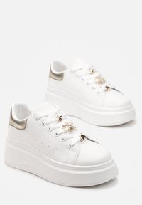 Renee - Biało-Złote Sneakersy na Grubej Podeszwie Celessi. Kolor: biały. Materiał: jeans