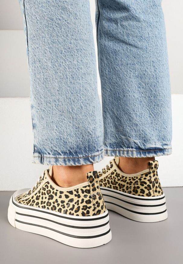 Born2be - Panterkowe Trampki na Platformie z Krótką Cholewką Zivella. Okazja: na co dzień. Wysokość cholewki: przed kostkę. Materiał: jeans, skóra. Szerokość cholewki: normalna. Obcas: na platformie. Styl: elegancki, casual. Wysokość obcasa: średni