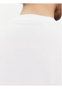 Karl Lagerfeld - KARL LAGERFELD T-Shirt 755054 542221 Biały Regular Fit. Typ kołnierza: dekolt w karo. Kolor: biały. Materiał: bawełna #5