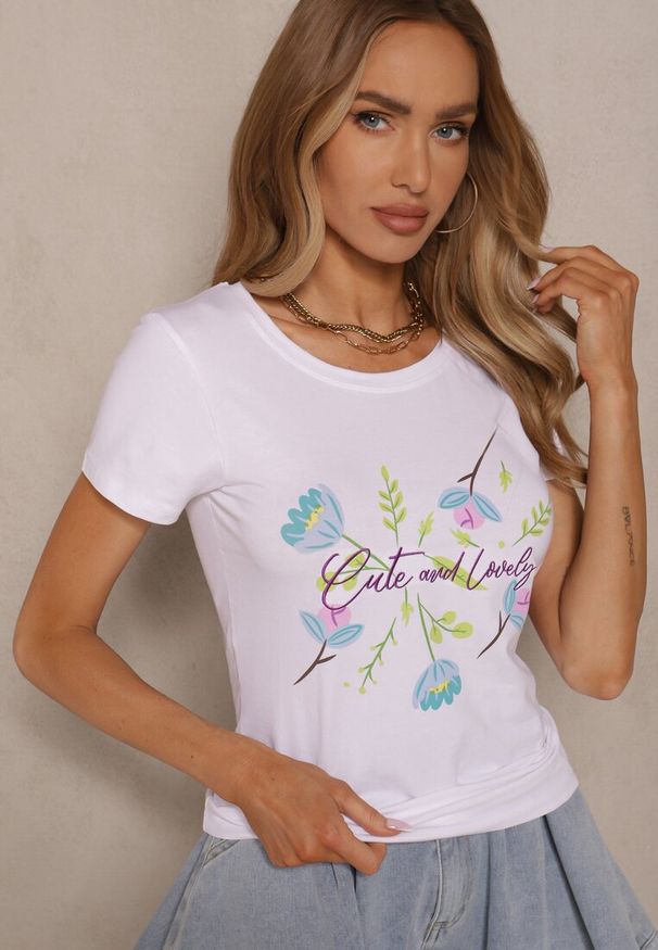 Renee - Biało-Niebieski T-shirt z Bawełny z Nadrukiem Zarive. Okazja: na co dzień. Kolor: biały. Materiał: bawełna. Wzór: nadruk. Styl: casual