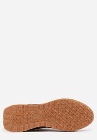 Born2be - Brązowe Buty Sportowe Sneakersy z Ozdobnymi Naszyciami Aerylia. Kolor: brązowy. Materiał: jeans. Wzór: aplikacja #5