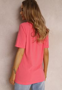 Renee - Różowy T-shirt Purple. Kolekcja: plus size. Kolor: różowy. Materiał: bawełna, tkanina. Długość rękawa: krótki rękaw. Długość: krótkie. Wzór: jednolity, aplikacja, gładki. Styl: klasyczny #5