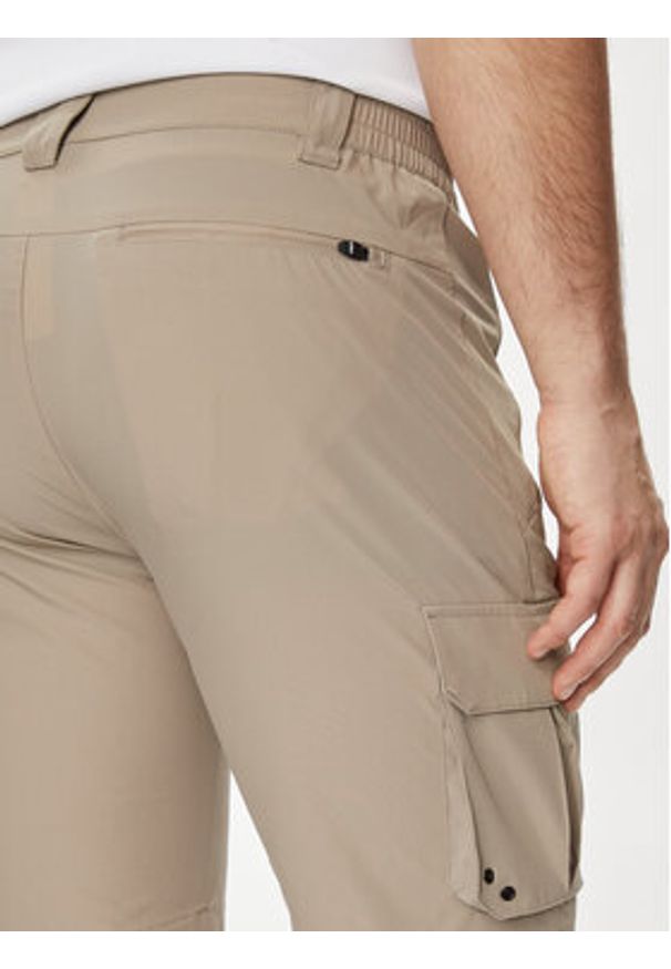 CMP Szorty materiałowe 31T5637 Beżowy Regular Fit. Kolor: beżowy. Materiał: syntetyk