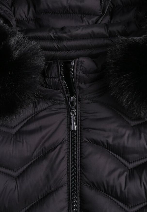 Renee - Czarna Przejściowa Kurtka z Pikowaniem Bocznymi Ściągaczami i Kapturem Fezizia. Okazja: na co dzień. Kolor: czarny. Materiał: futro, jeans, poliester. Styl: elegancki, casual