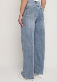 Born2be - Niebieskie Casualowe Jeansy o Szerokim Kroju Tensurea. Okazja: na co dzień. Kolor: niebieski. Styl: casual #7