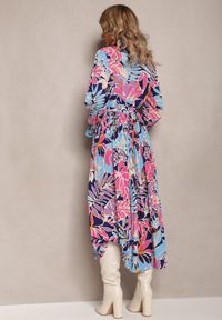 Renee - Niebiesko-Różowa Plisowana Sukienka Maxi w Kwiaty z Wiązanym Paskiem Marleen. Kolor: niebieski. Materiał: materiał. Wzór: kwiaty. Długość: maxi #5