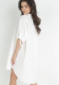 Born2be - Biała Pudełkowa Sukienka Mini z Kołnierzykiem Zeena. Kolor: biały. Długość rękawa: krótki rękaw. Długość: mini #5