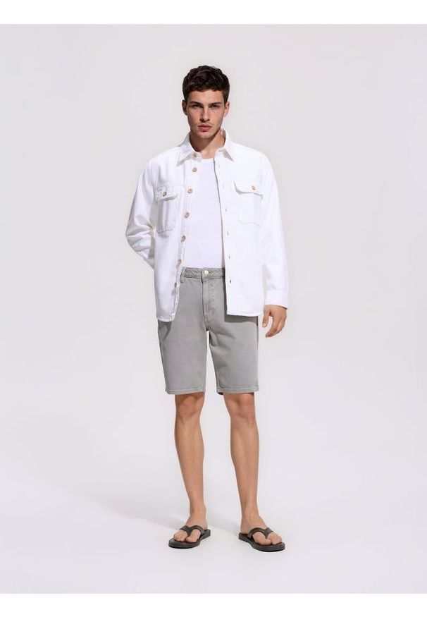 Reserved - Jeansowe szorty straight - zielony. Kolor: zielony. Materiał: jeans