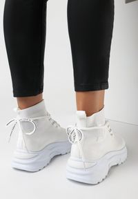 Born2be - Białe Sneakersy Kallissa. Wysokość cholewki: za kostkę. Zapięcie: bez zapięcia. Kolor: biały. Materiał: materiał. Szerokość cholewki: normalna #2