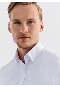 Pako Lorente - PAKO LORENTE – Biała gładka elegancka koszula męska. Typ kołnierza: kołnierzyk klasyczny. Kolor: biały. Materiał: bawełna, poliester. Długość rękawa: długi rękaw. Długość: długie. Wzór: gładki. Styl: elegancki #9