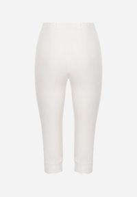 Born2be - Białe Spodnie Bawełniane Legginsy 3/4 z Koronką Amaratna. Okazja: na co dzień. Stan: podwyższony. Kolekcja: plus size. Kolor: biały. Materiał: bawełna, koronka. Wzór: koronka. Styl: casual, elegancki