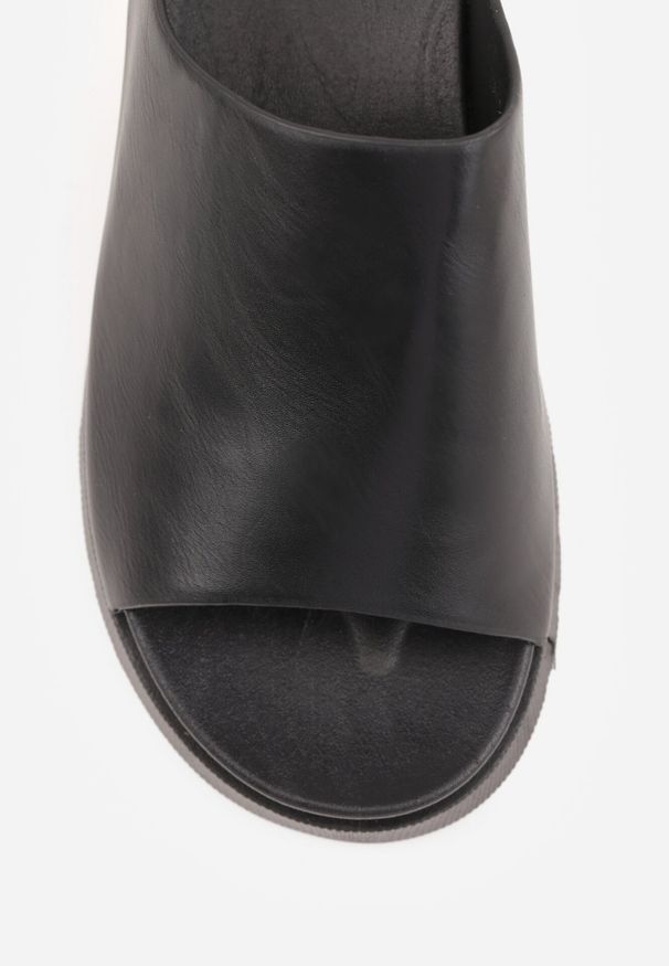 Born2be - Czarne Minimalistyczne Klapki na Grubej Podeszwie z Szerokim Paskiem Aciane. Okazja: na co dzień. Kolor: czarny. Materiał: satyna. Wzór: haft. Styl: casual