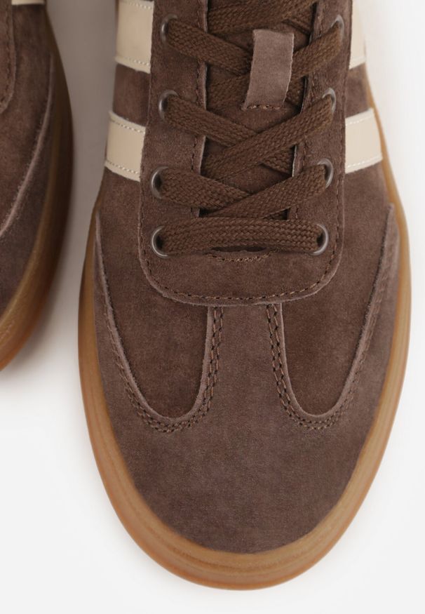 Born2be - Ciemnobrązowe Skórzane Sneakersy i Ozdobnymi Paskami Zelisei. Okazja: na co dzień. Zapięcie: pasek. Kolor: brązowy. Materiał: skóra