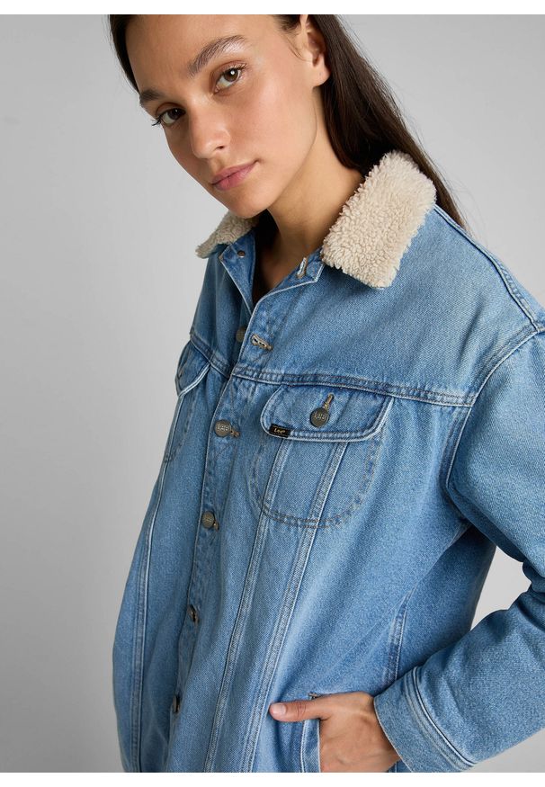 Lee - LEE ELONGATED SHERPA RIDER DAMSKA KURTKA JEANSOWA DAY USE L55NRDZC 112322384. Materiał: jeans