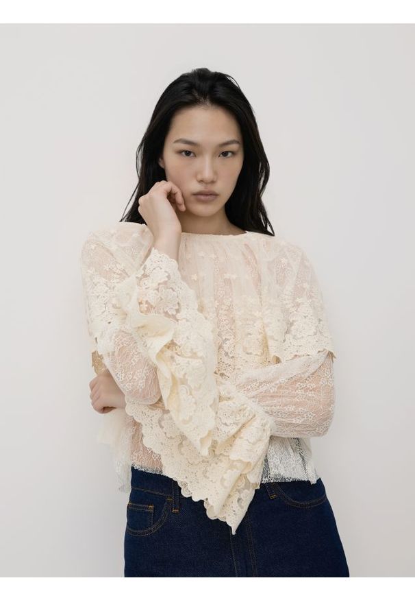 Reserved - Bluzka z falbanami - złamana biel. Materiał: tkanina, koronka