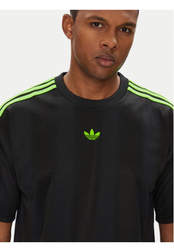 Adidas - adidas T-Shirt adicolor Jacquard JW5878 Czarny Loose Fit. Kolor: czarny. Materiał: syntetyk