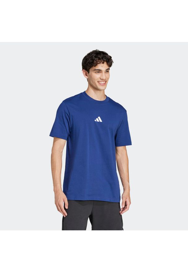 Adidas - Koszulka z krótkim rękawem męska ADIDAS Gym & Pilates. Kolor: niebieski. Materiał: włókno, bawełna. Długość rękawa: krótki rękaw. Długość: krótkie. Sport: joga i pilates