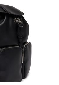 Calvin Klein Plecak Webbing Strap Flap LV04F3590G Czarny. Kolor: czarny. Materiał: skóra #4